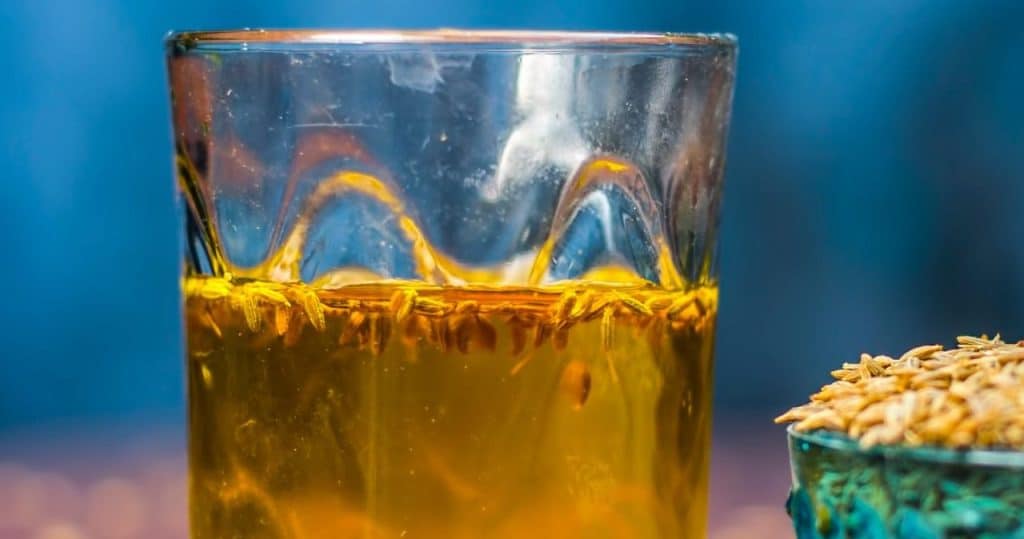 Indisches Getränk zur Reinigung des Körpers. Nur zwei Zutaten und Sie werden endlich mit dem Abnehmen beginnen