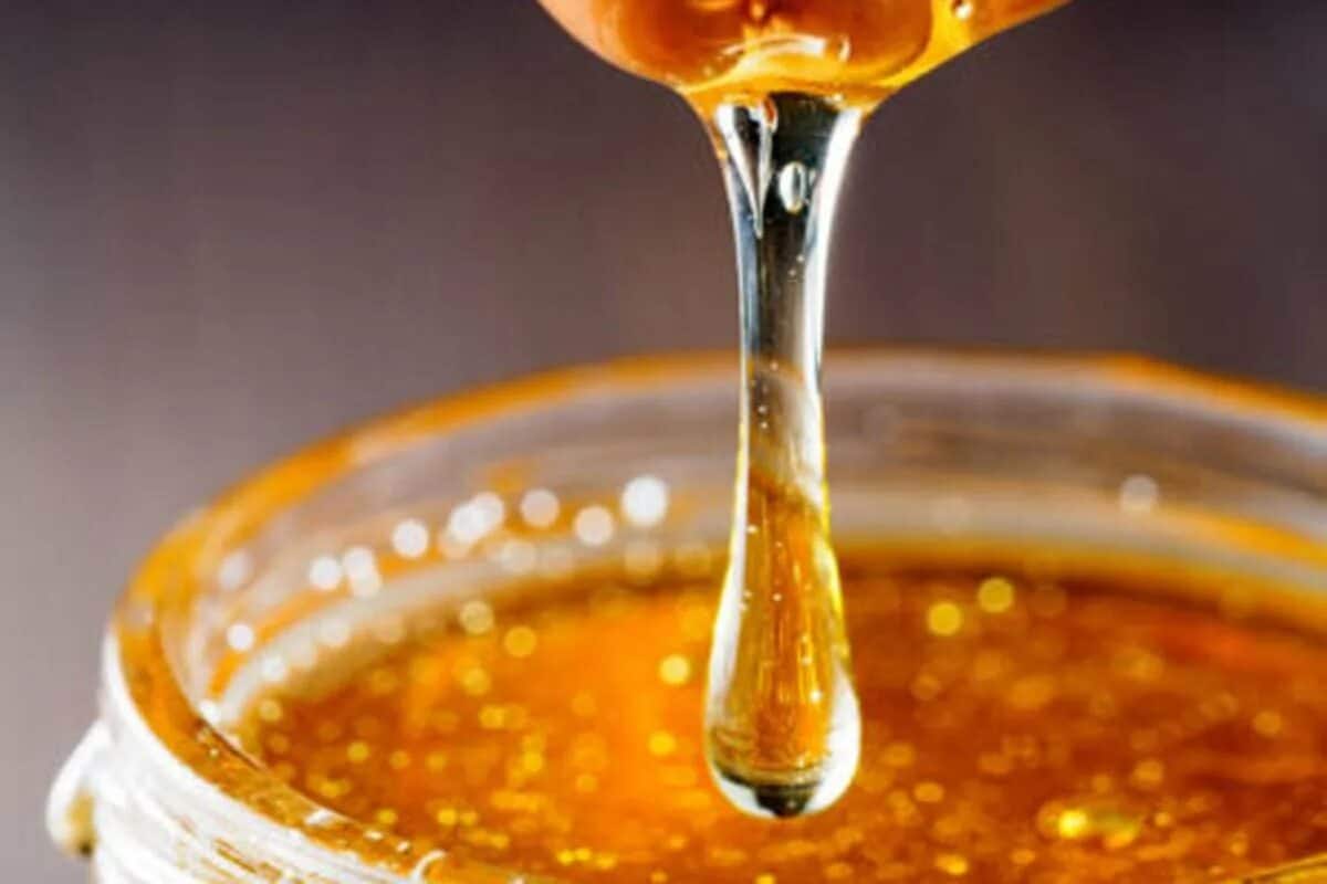 Ich nehme einen Teelöffel auf nüchternen Magen oder vor dem Schlafengehen ein. Meine Verdauungsprobleme sind verschwunden.