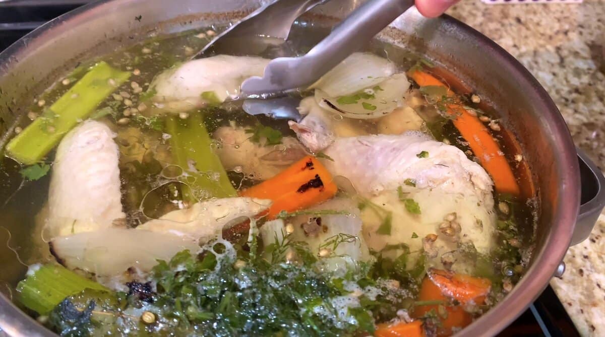 Ein einziger Fehler reicht aus, und die Brühe schmeckt wie Wasser. Das liegt weder am Fleisch noch am Gemüse.